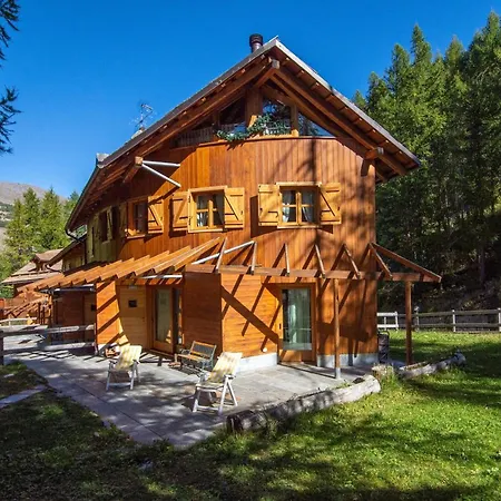 Chalet Di Montagna Immerso Nella Natura *